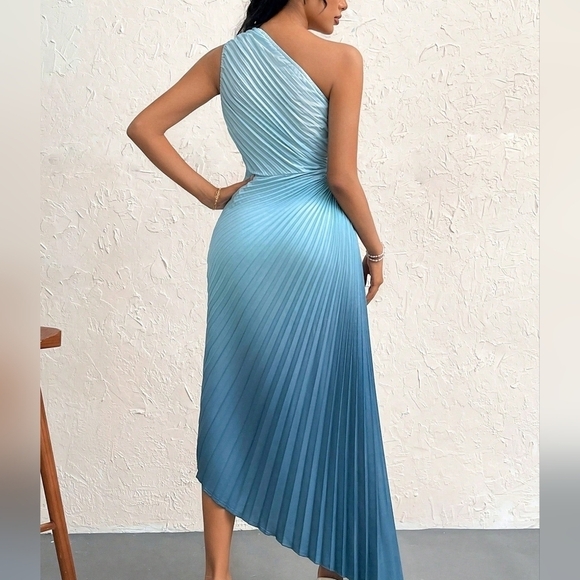 Beach Floral Printed One-Shoulder Pleated Hollow Out Drawstring Dress - Picture 3 of 5